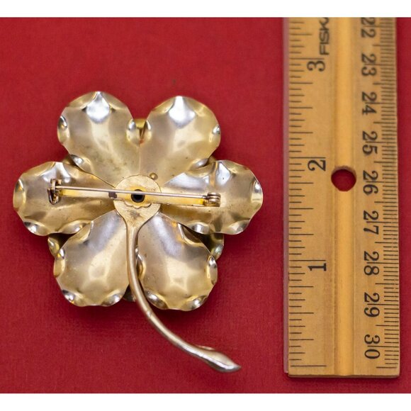 Vintage Lovely White Flower Brooch - F31 - Picture 2 of 2